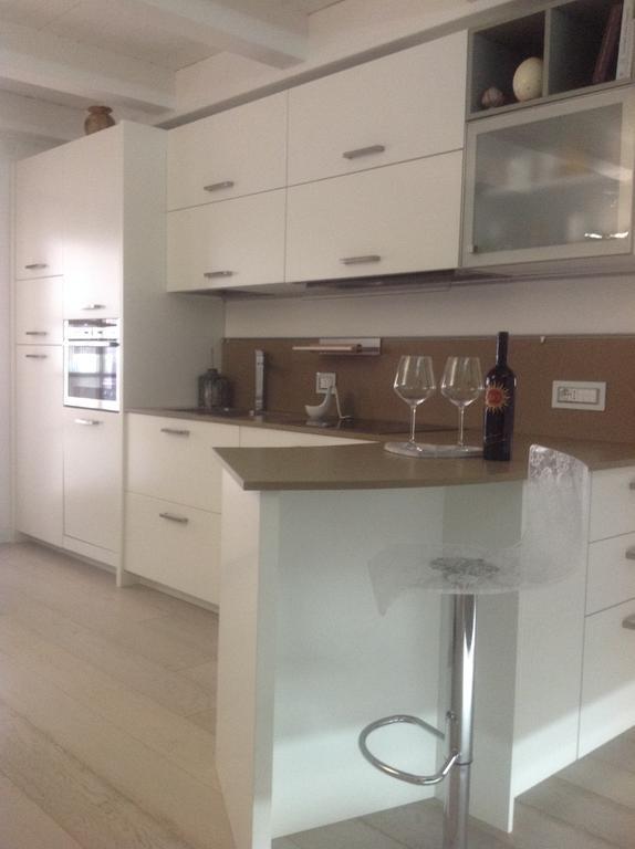 Home White لايْفيسْ المظهر الخارجي الصورة