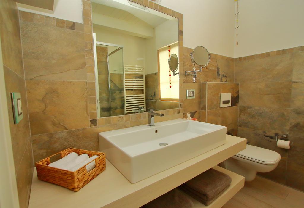 Home White لايْفيسْ المظهر الخارجي الصورة