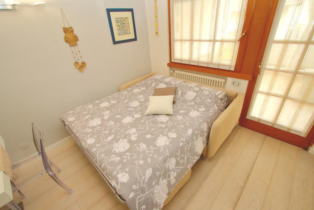 Home White لايْفيسْ المظهر الخارجي الصورة