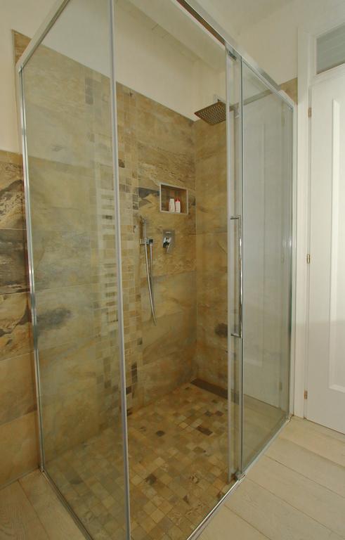 Home White لايْفيسْ المظهر الخارجي الصورة