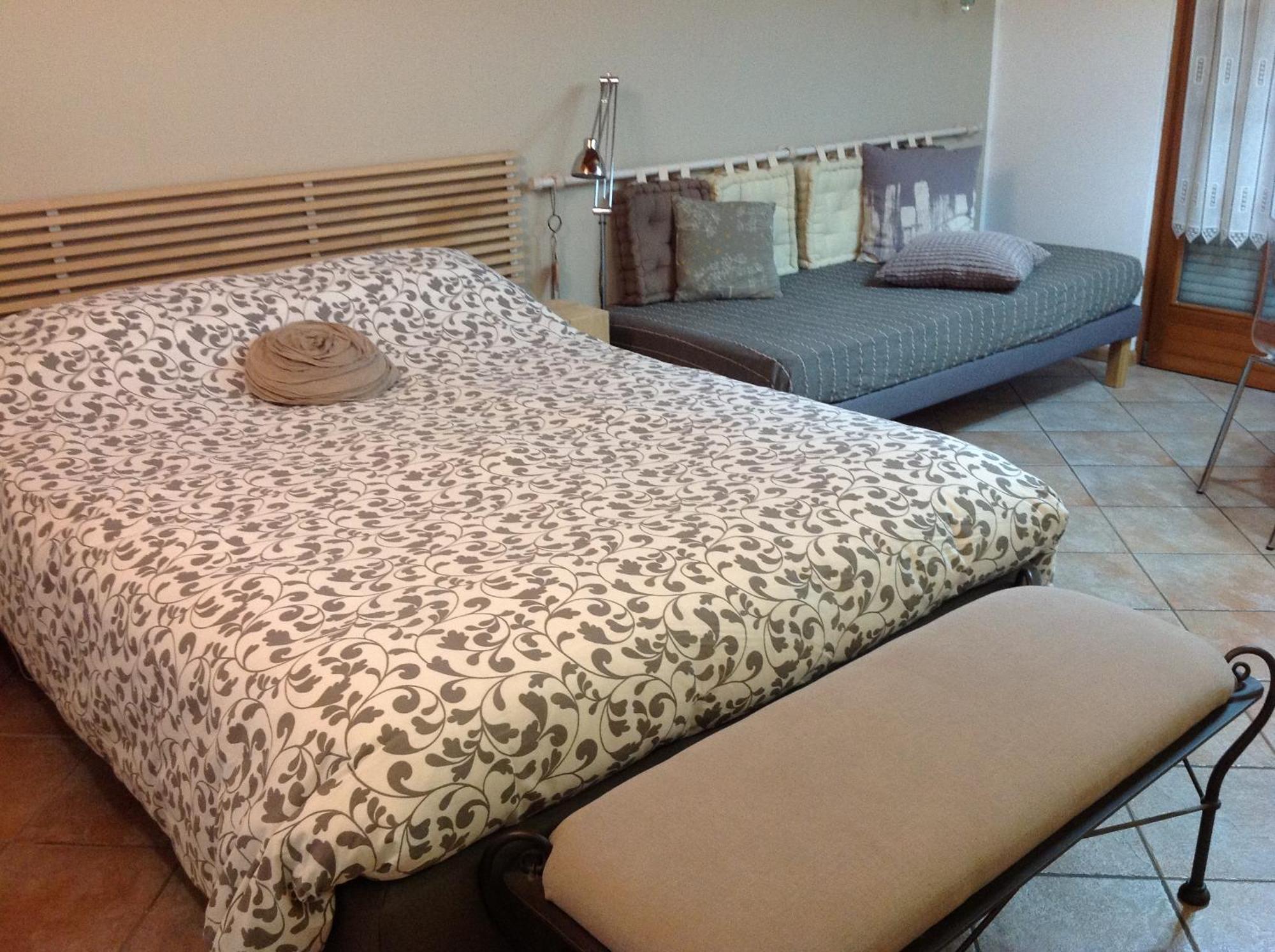 Home White لايْفيسْ المظهر الخارجي الصورة